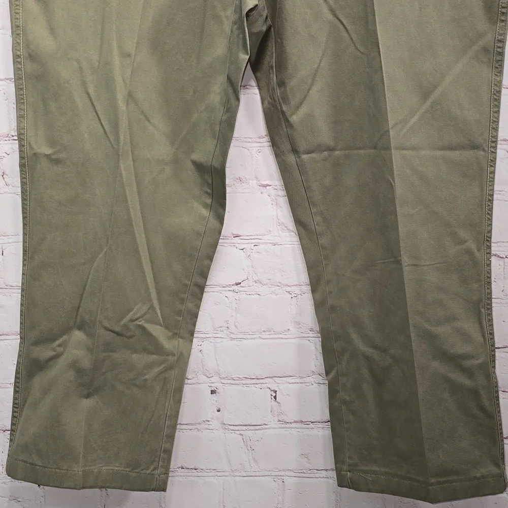 Magellan Outdoors Flat Front Olive Green Mens Size 42